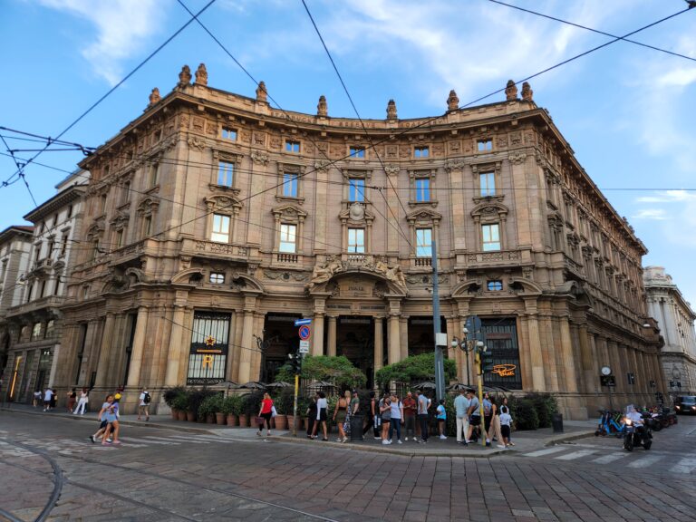 Review – Starbucks Reserve Roastery Milan, Italy