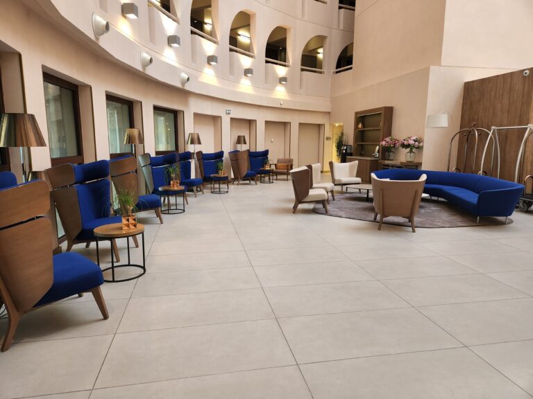 Review: Radisson Blu Hotel, Lyon, France – Disappointing and Very Small Room