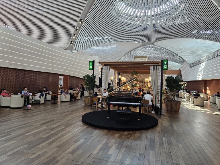 Turkish Airlines Business Lounge – Eat, Shower, Rest, Repeat! One of the Best and Largest Lounges in the World!
