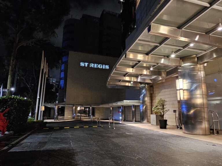 The St. Regis Singapore Hotel Review – Opulence with Classic Charm at a Decent Location