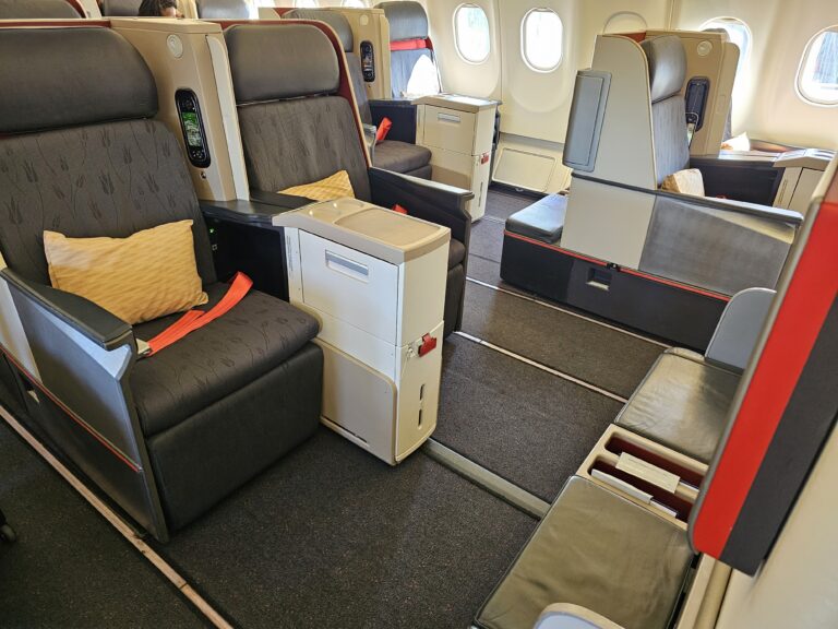 Turkish Airlines 777-300ER Review – Rome to Istanbul – Is This Business Class Still Competitive?